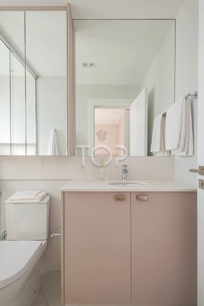 Finamente mobiliado, com vista para o mar, em Balneário Camboriú: 4ª foto da galeria de imagens do imóvel