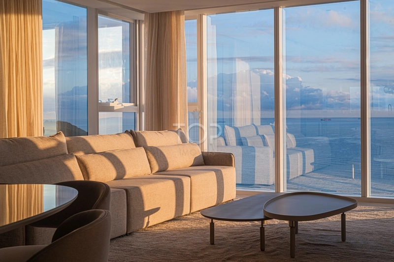 Finamente mobiliado, com vista para o mar, em Balneário Camboriú: 1ª foto da galeria de imagens do imóvel