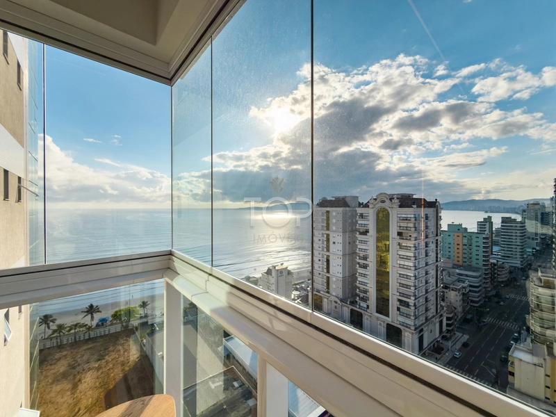 VISTA MAR MOBILIADO EM MEIA PRAIA