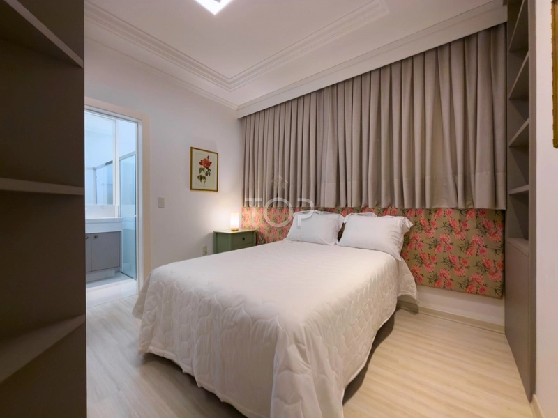 VISTA MAR FINAMENTE MOBILIADO EM MEIA PRAIA: 9ª foto da galeria de imagens do imóvel