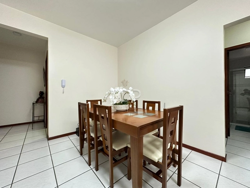 OPORTUNIDADE EM MEIA PRAIA QUADRA MAR MOBILIADO: 5ª foto da galeria de imagens do imóvel