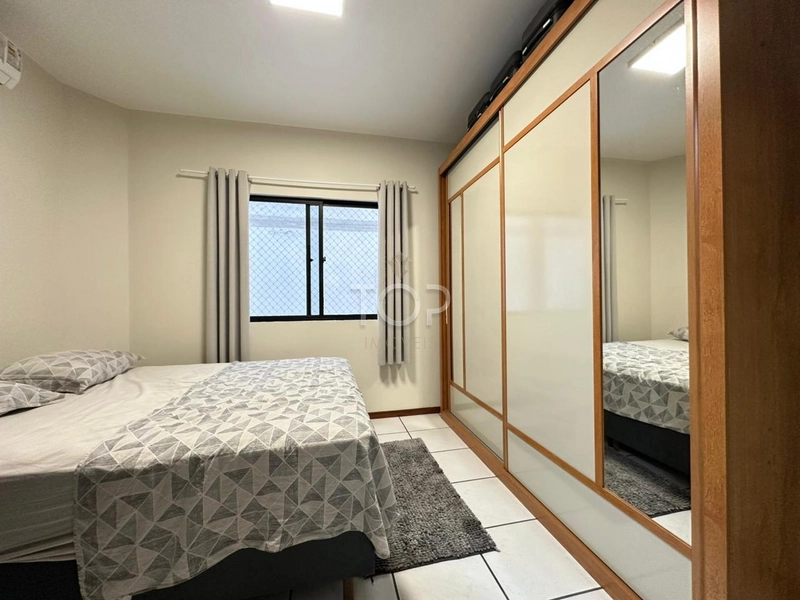 OPORTUNIDADE EM MEIA PRAIA QUADRA MAR MOBILIADO: 10ª foto da galeria de imagens do imóvel