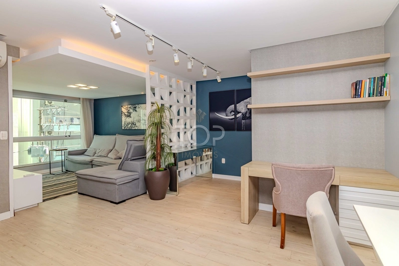 FINAMENTE MOBILIADO EM MEIA PRAIA: 24ª foto da galeria de imagens do imóvel