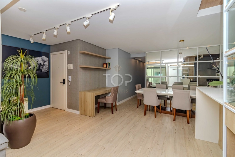 FINAMENTE MOBILIADO EM MEIA PRAIA: 23ª foto da galeria de imagens do imóvel