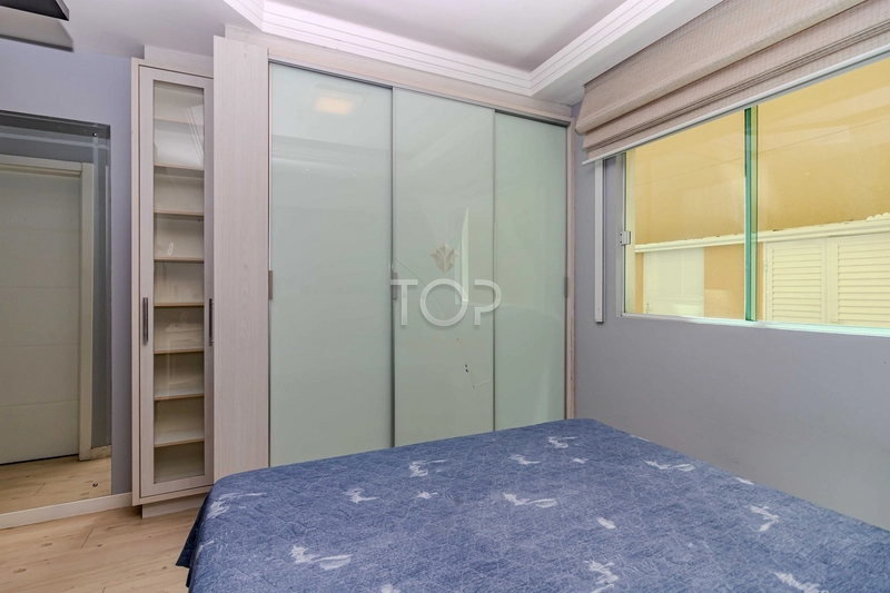 FINAMENTE MOBILIADO EM MEIA PRAIA: 11ª foto da galeria de imagens do imóvel