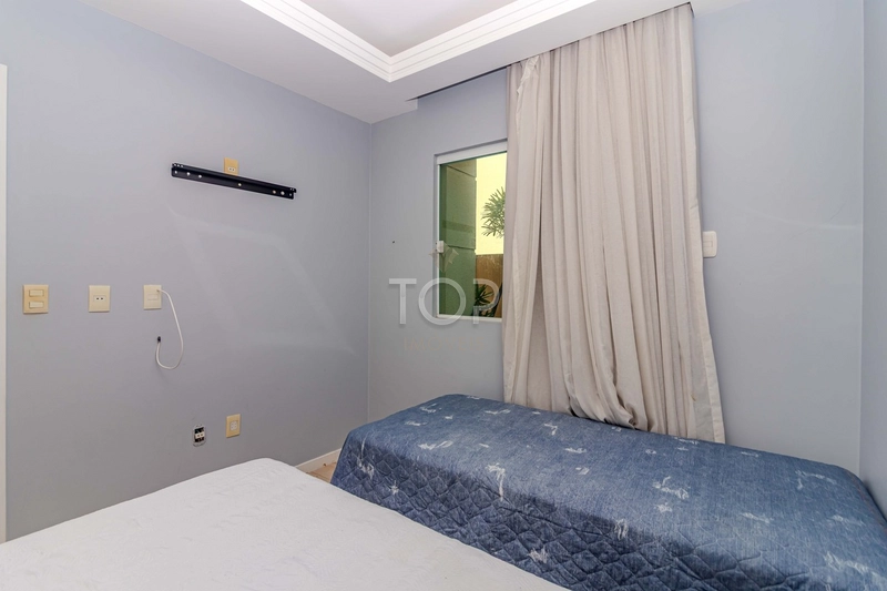 FINAMENTE MOBILIADO EM MEIA PRAIA: 16ª foto da galeria de imagens do imóvel