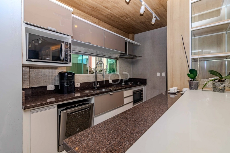 FINAMENTE MOBILIADO EM MEIA PRAIA: 20ª foto da galeria de imagens do imóvel