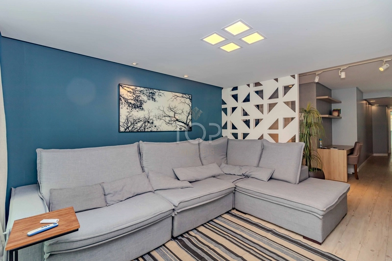 FINAMENTE MOBILIADO EM MEIA PRAIA