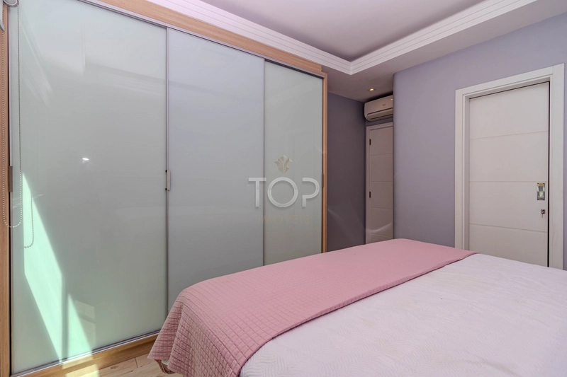 FINAMENTE MOBILIADO EM MEIA PRAIA: 7ª foto da galeria de imagens do imóvel