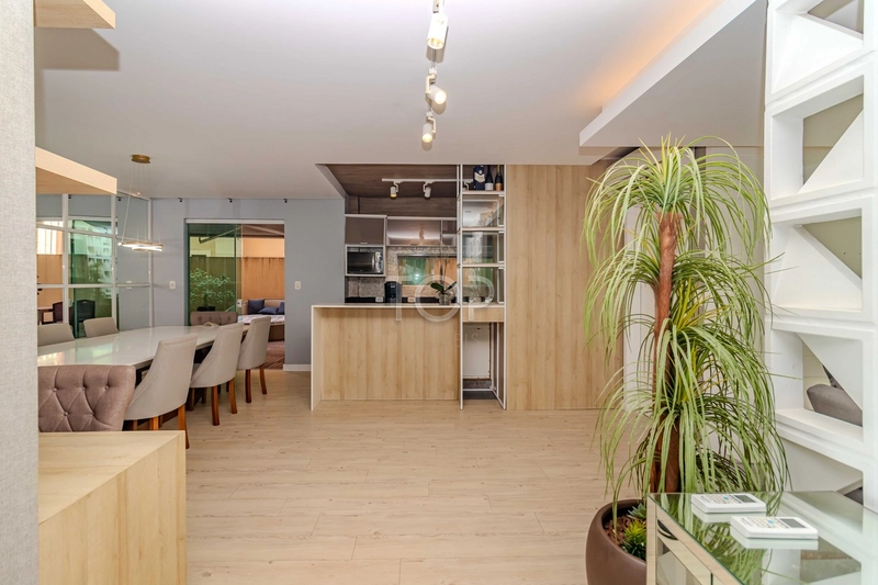 FINAMENTE MOBILIADO EM MEIA PRAIA: 22ª foto da galeria de imagens do imóvel