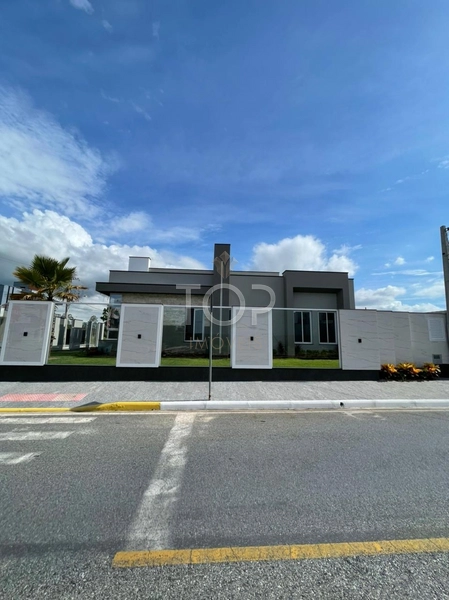 Casa Alto Padrão em Tijucas: 5ª foto da galeria de imagens do imóvel