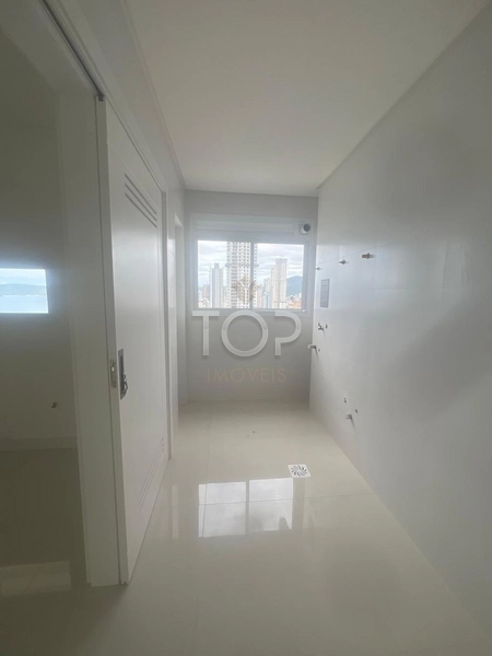 QUADRA MAR PRONTO PARA MORAR EM MEIA PRAIA: 7ª foto da galeria de imagens do imóvel