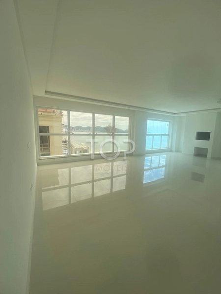 QUADRA MAR PRONTO PARA MORAR EM MEIA PRAIA: 1ª foto da galeria de imagens do imóvel