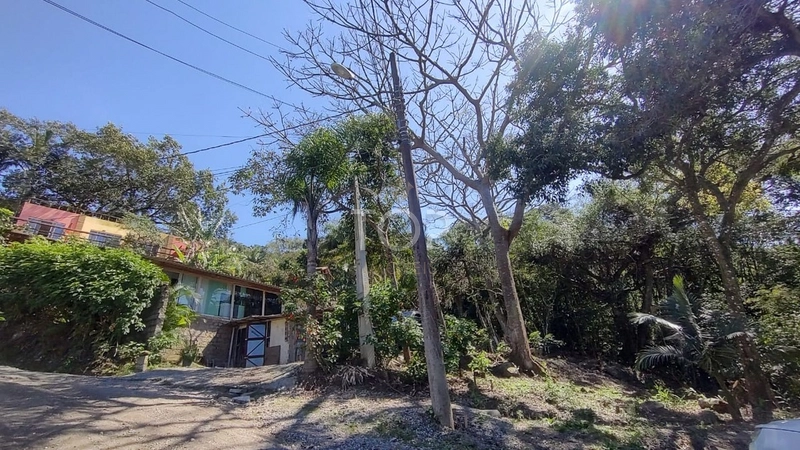 CASA EM BOMBINHAS: 13ª foto da galeria de imagens do imóvel