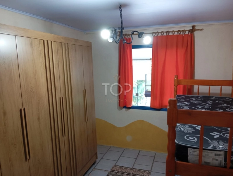 CASA EM BOMBINHAS: 5ª foto da galeria de imagens do imóvel