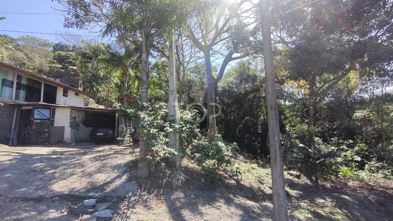 CASA EM BOMBINHAS: 30ª foto da galeria de imagens do imóvel