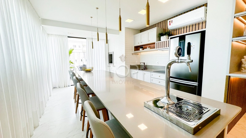 PRONTO PARA MORAR EM MEIA PRAIA: 36ª foto da galeria de imagens do imóvel