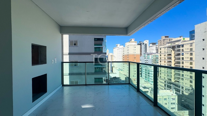 PRONTO PARA MORAR EM MEIA PRAIA: 1ª foto da galeria de imagens do imóvel