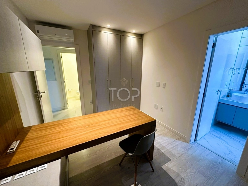 QUADRA MAR MOBILIADO EM MEIA PRAIA: 7ª foto da galeria de imagens do imóvel