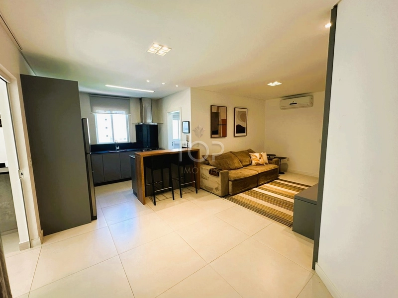 QUADRA MAR MOBILIADO EM MEIA PRAIA: 2ª foto da galeria de imagens do imóvel