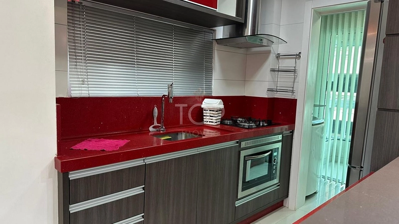 MOBILIADO EM MEIA PRAIA: 4ª foto da galeria de imagens do imóvel