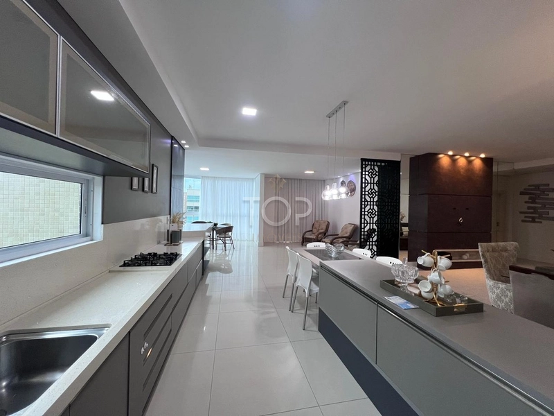 MOBILIADO EM MEIA PRAIA: 2ª foto da galeria de imagens do imóvel