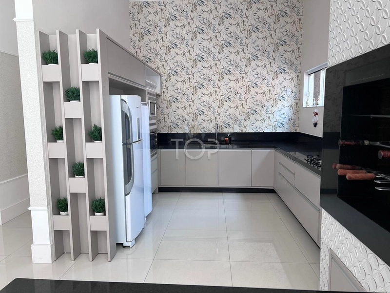 MOBILIADO EM MEIA PRAIA: 40ª foto da galeria de imagens do imóvel