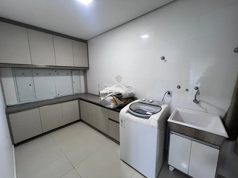 MOBILIADO EM MEIA PRAIA: 47ª foto da galeria de imagens do imóvel