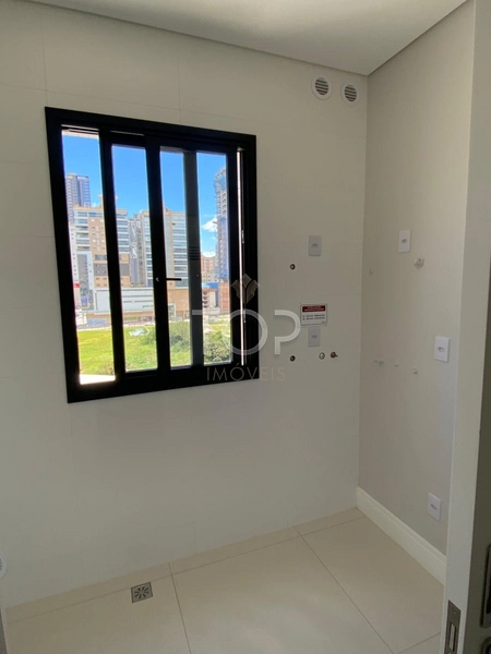 APARTAMENTO PRONTO COM VISTA MAR EM MEIA PRAIA: 24ª foto da galeria de imagens do imóvel