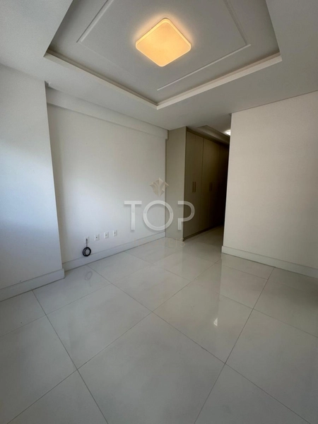 PRONTO PARA MORAR EM MEIA PRAIA: 18ª foto da galeria de imagens do imóvel