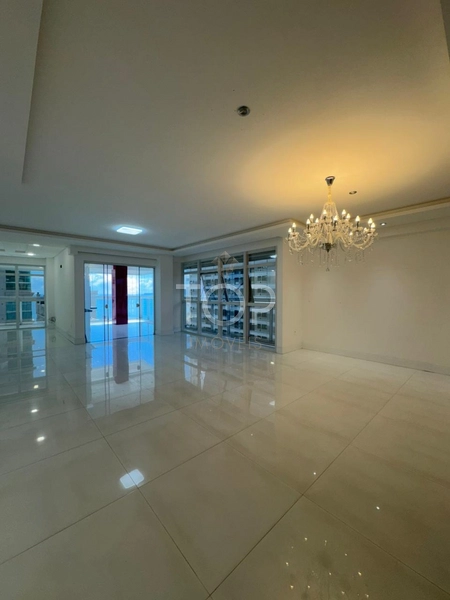 PRONTO PARA MORAR EM MEIA PRAIA: 2ª foto da galeria de imagens do imóvel