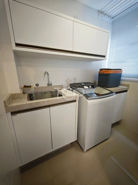 MOBILIADO EM MEIA PRAIA: 6ª foto da galeria de imagens do imóvel