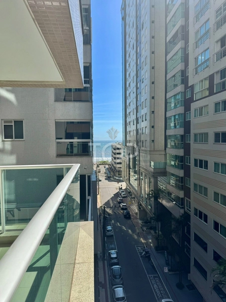 APARTAMENTO MOBILIADO COM VISTA MAR EM MEIA PRAIA: 1ª foto da galeria de imagens do imóvel