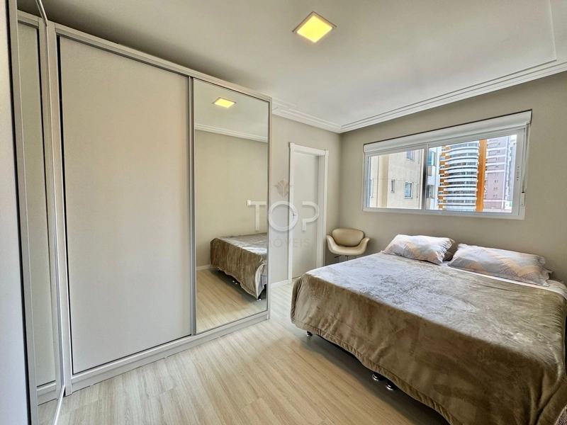 APARTAMENTO MOBILIADO COM VISTA MAR EM MEIA PRAIA: 18ª foto da galeria de imagens do imóvel