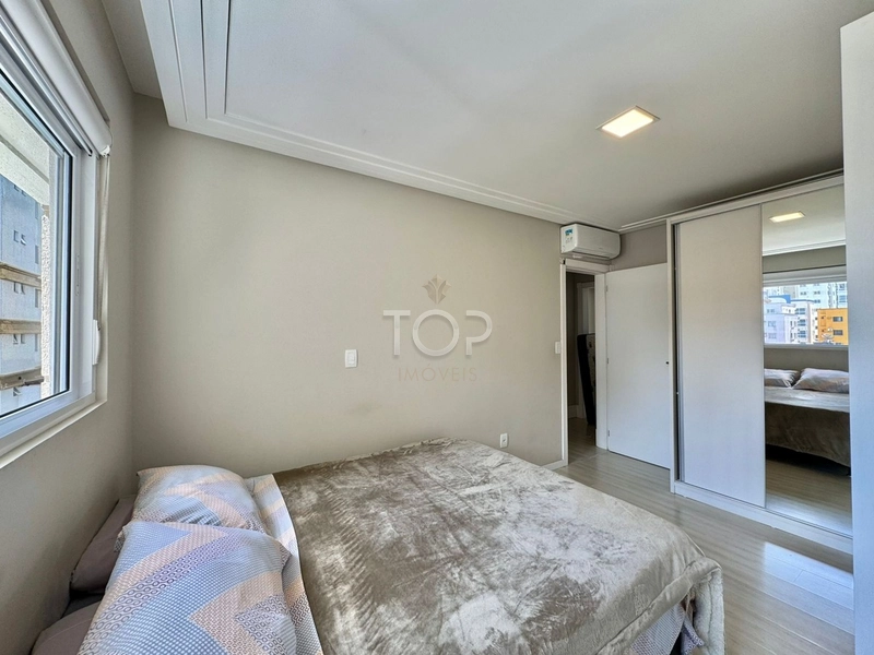 APARTAMENTO MOBILIADO COM VISTA MAR EM MEIA PRAIA: 15ª foto da galeria de imagens do imóvel