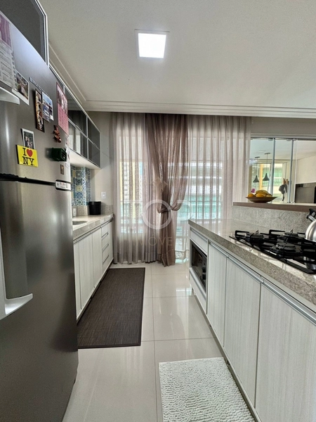 APARTAMENTO MOBILIADO COM VISTA MAR EM MEIA PRAIA: 13ª foto da galeria de imagens do imóvel