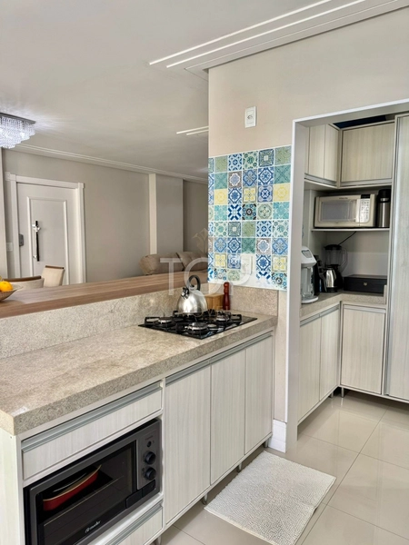 APARTAMENTO MOBILIADO COM VISTA MAR EM MEIA PRAIA: 12ª foto da galeria de imagens do imóvel