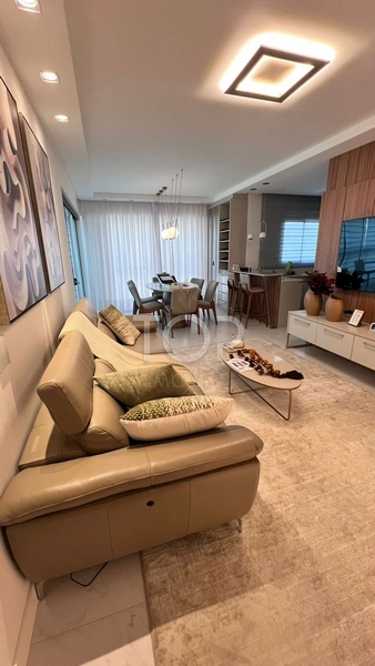 APARTAMENTO AUTOMATIZADO E FINAMENTE MOBILIADO EM MEIA PRAIA: 13ª foto da galeria de imagens do imóvel