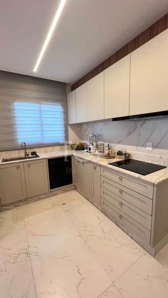 APARTAMENTO AUTOMATIZADO E FINAMENTE MOBILIADO EM MEIA PRAIA: 24ª foto da galeria de imagens do imóvel