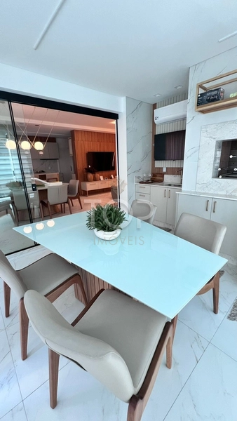 APARTAMENTO AUTOMATIZADO E FINAMENTE MOBILIADO EM MEIA PRAIA: 1ª foto da galeria de imagens do imóvel