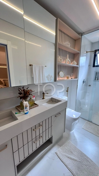 APARTAMENTO AUTOMATIZADO E FINAMENTE MOBILIADO EM MEIA PRAIA: 9ª foto da galeria de imagens do imóvel