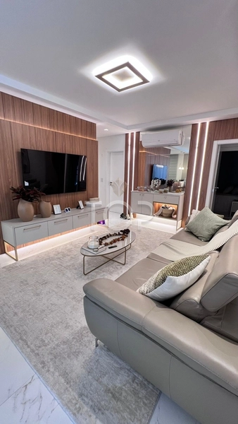 APARTAMENTO AUTOMATIZADO E FINAMENTE MOBILIADO EM MEIA PRAIA: 5ª foto da galeria de imagens do imóvel