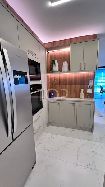 APARTAMENTO AUTOMATIZADO E FINAMENTE MOBILIADO EM MEIA PRAIA: 17ª foto da galeria de imagens do imóvel