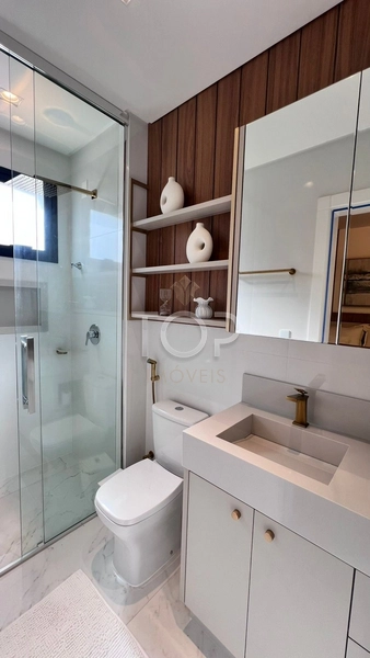 APARTAMENTO AUTOMATIZADO E FINAMENTE MOBILIADO EM MEIA PRAIA: 8ª foto da galeria de imagens do imóvel