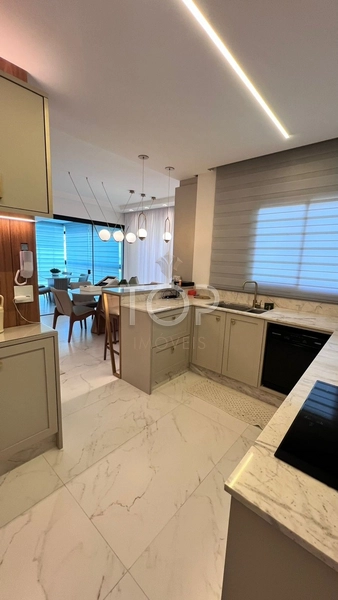 APARTAMENTO AUTOMATIZADO E FINAMENTE MOBILIADO EM MEIA PRAIA: 7ª foto da galeria de imagens do imóvel