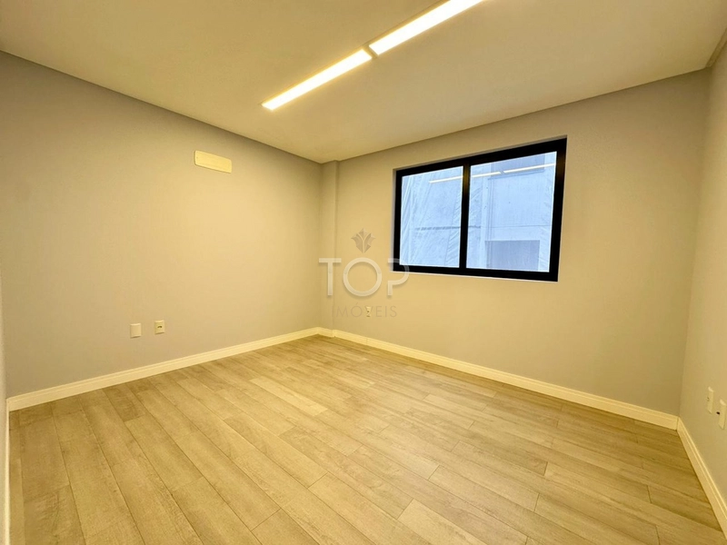 PRONTO PARA MORAR EM MEIA PRAIA: 5ª foto da galeria de imagens do imóvel