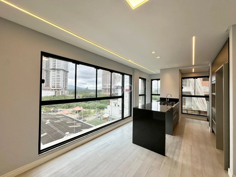 PRONTO PARA MORAR EM MEIA PRAIA: 1ª foto da galeria de imagens do imóvel