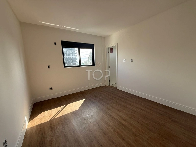 PRONTO PARA MORAR EM MEIA PRAIA: 31ª foto da galeria de imagens do imóvel