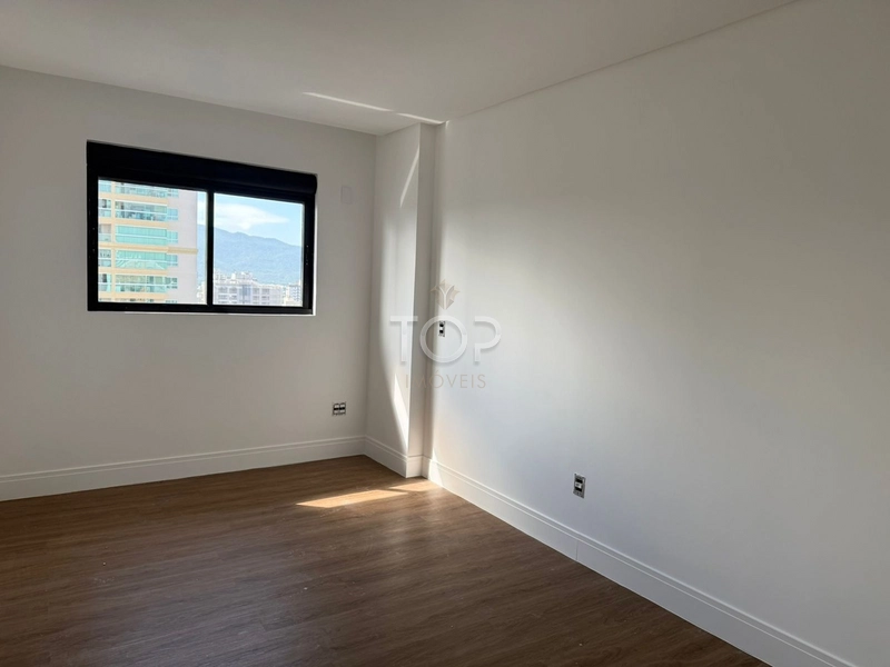 PRONTO PARA MORAR EM MEIA PRAIA: 37ª foto da galeria de imagens do imóvel