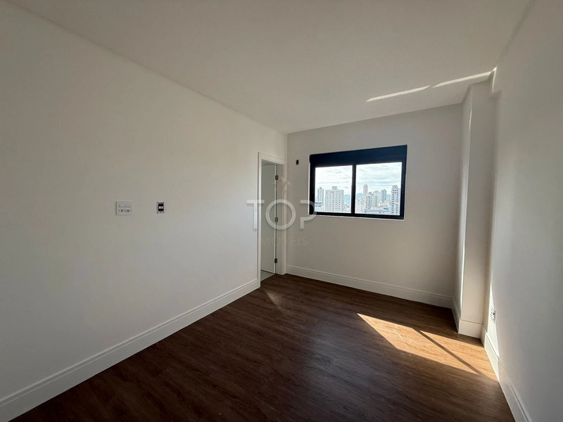 PRONTO PARA MORAR EM MEIA PRAIA: 33ª foto da galeria de imagens do imóvel